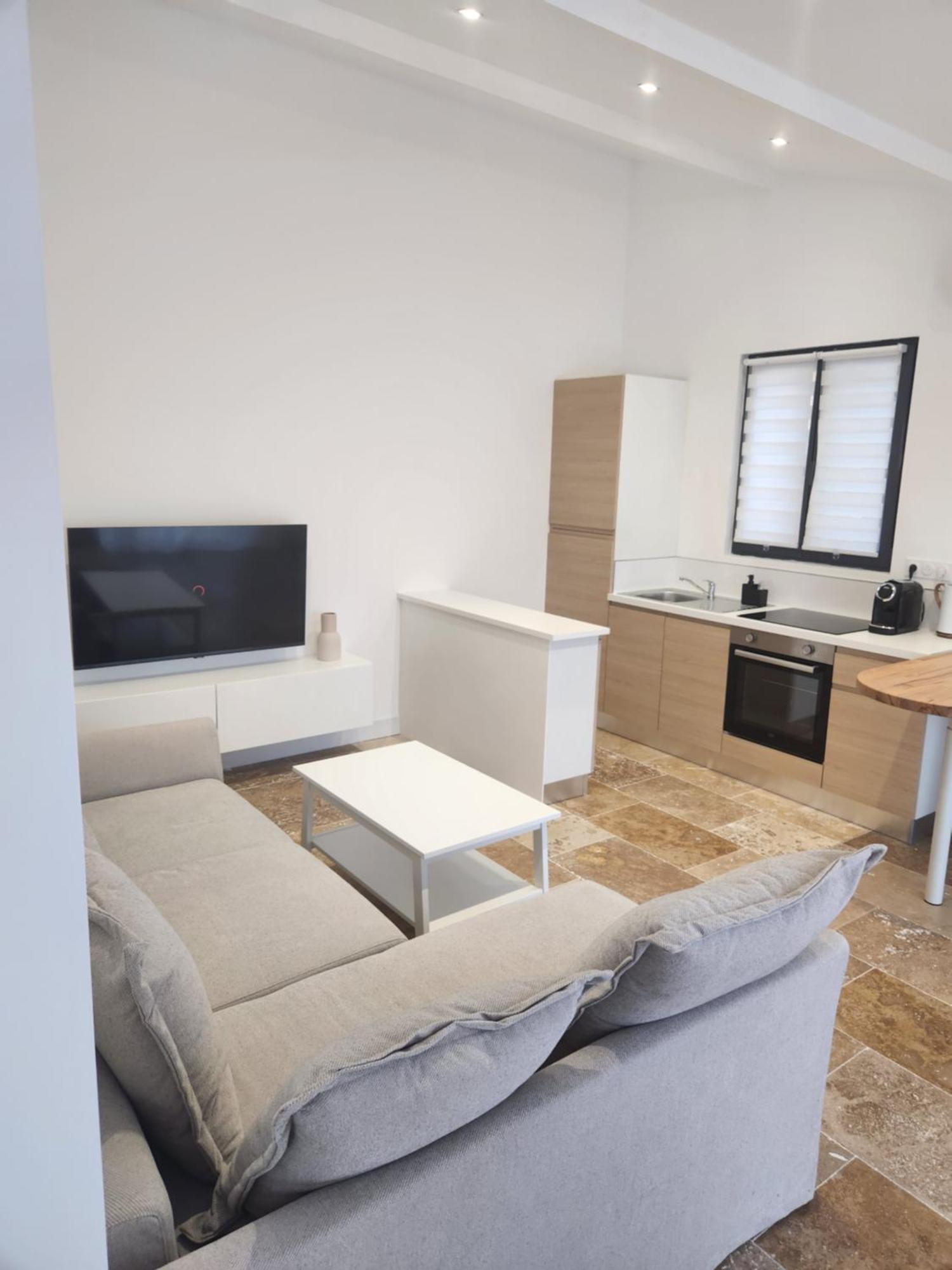 Maison "Cosy" Avec Parking Prive Et Climatisation Nîmes Esterno foto