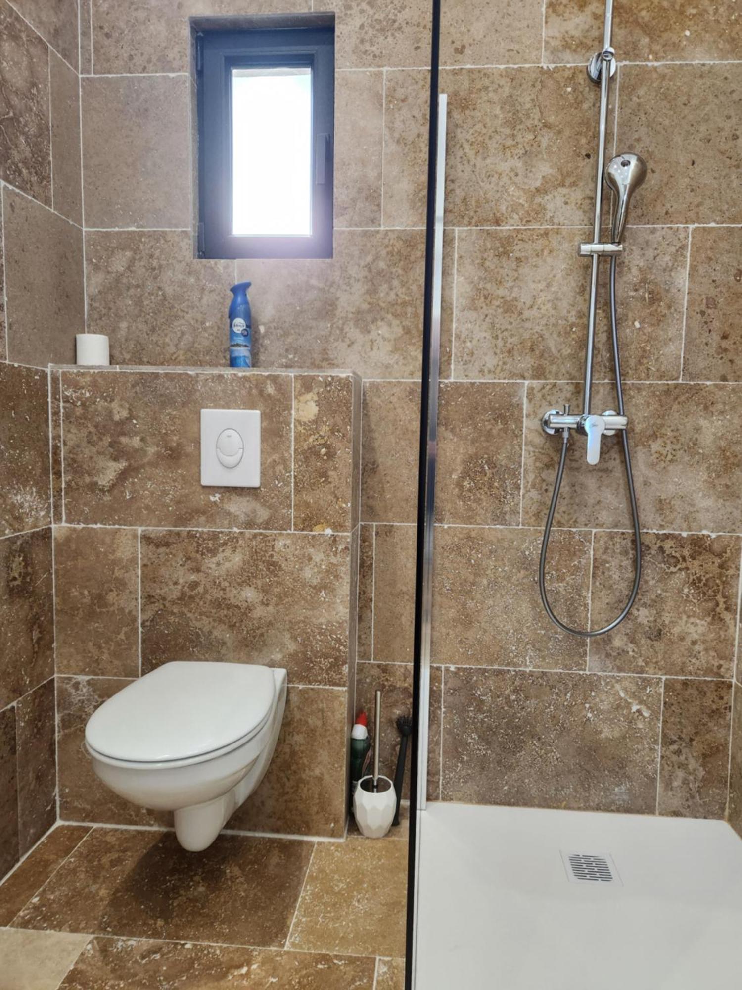 Maison "Cosy" Avec Parking Prive Et Climatisation Nîmes Esterno foto